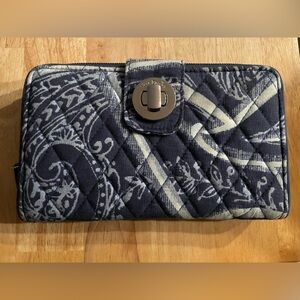 Stylish Quilted Card Holder - Black and Gray